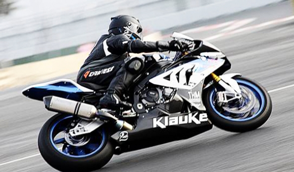 Ni la lluvia pudo frenar el entusiasmo de los pilotos en Superbike México.