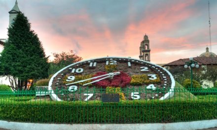 Zacatlán; Famoso por su producción de manzanas.