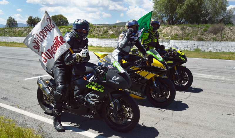 Superbike nuevamente brindó un espectáculo de primera