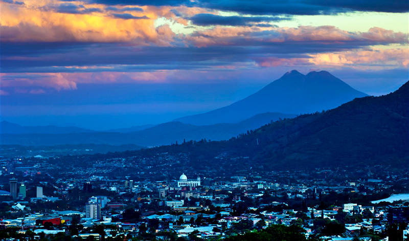 El Salvador, “Tierra de joyas”