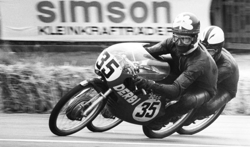 Santiago Herrero y la legendaria OSSA