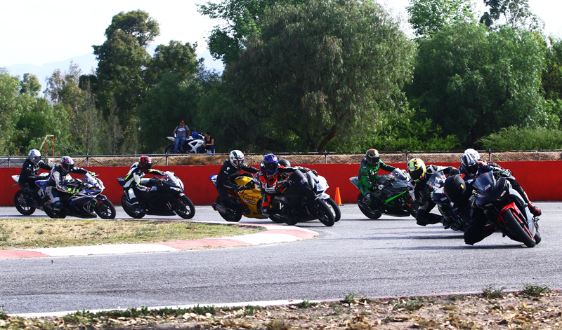 Emiliano Zamudio triunfó en el HD Sportster Race Show