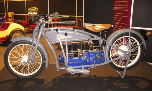 Fue subastada la única moto Patria existente en el mundo