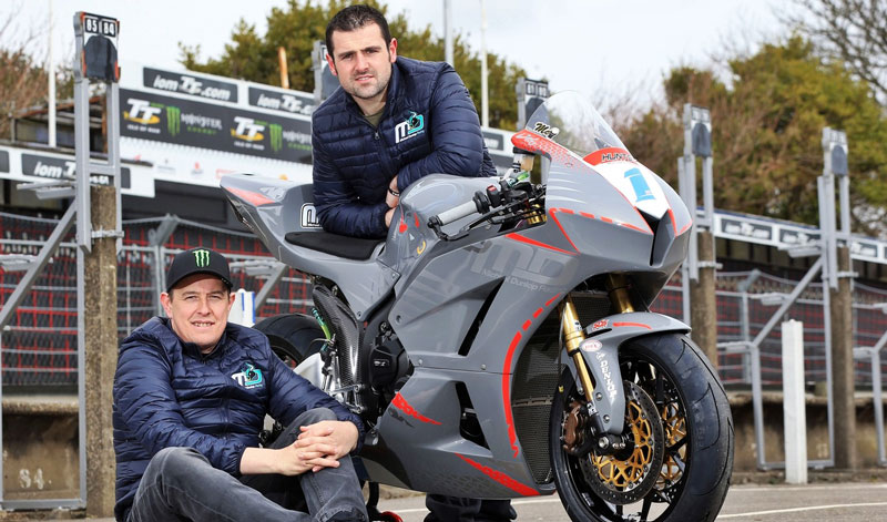 De rivales a compañeros de equipo: John McGuinnes y Michael Dunlop correrán juntos en el TT Isla de Man 2018