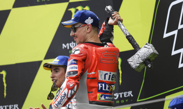 Jorge Lorenzo saca el martillo en Cataluña