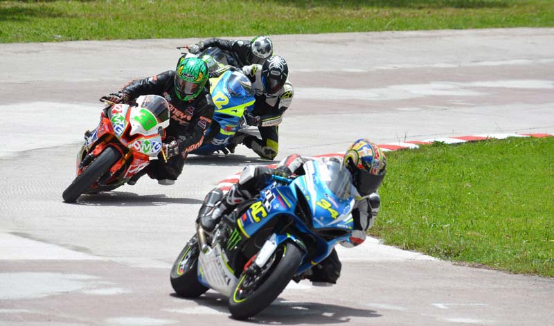 Doble triunfo para Fernández y Vidal Jr. En Superbike México