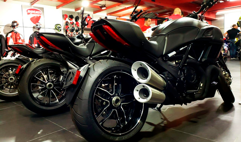 DLG presentó en sus instalaciones la renovada gama Scrambler Ducati 800