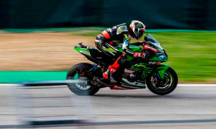 Jonathan Rea saca la casta en Imola