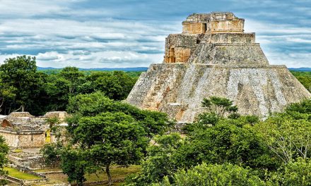 Uxmal, ciudad ancestral envuelta en jungla y misterio