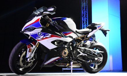 La marca alemana impacta en Expo Moto con la S1000RR