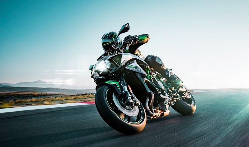 La marca verde sorprende con la Kawasaki Z H2 2020