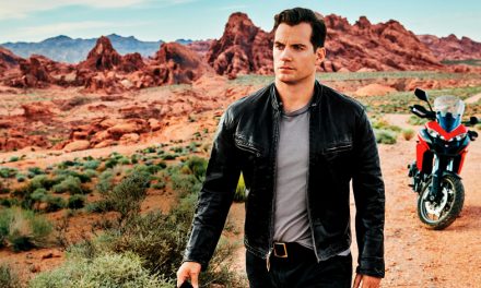 Superman anda en moto