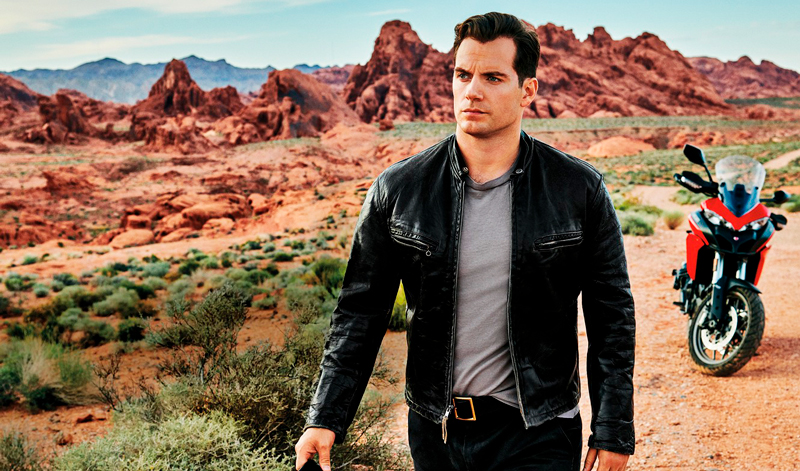 Superman anda en moto