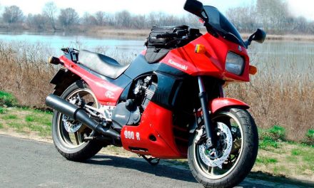 Kawasaki GPZ 900R Ninja