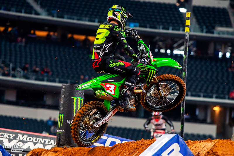 Eli Tomac gana en el AMA SUPERCROSS de Texas
