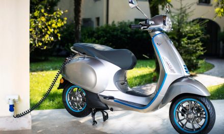 ¿Tu moto eléctrica se quedó sin carga? Google te da la solución