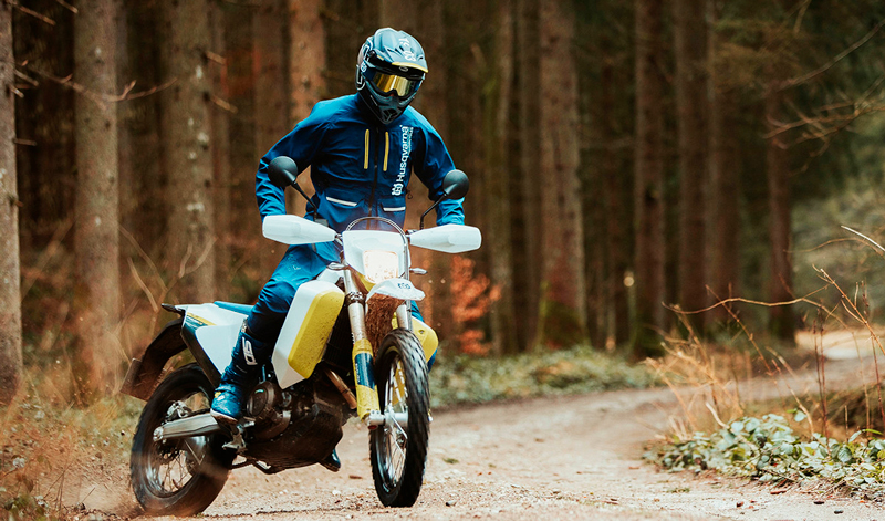 Husqvarna 701 Enduro LR, especialista en largas distancias