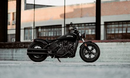 La nueva INDIAN SCOUT BOBBER SIXTY hace el estilo old school más accesible que nunca