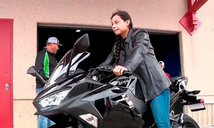 Le roban la moto a una enfermera y KAWASAKI le regala una nueva