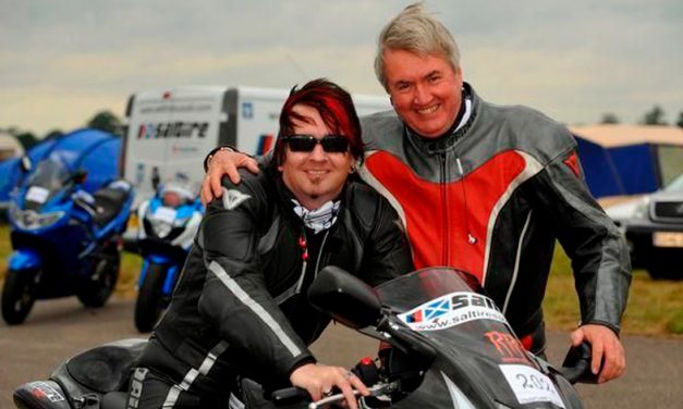 Stuart Gunn, el piloto invidente más rápido del mundo