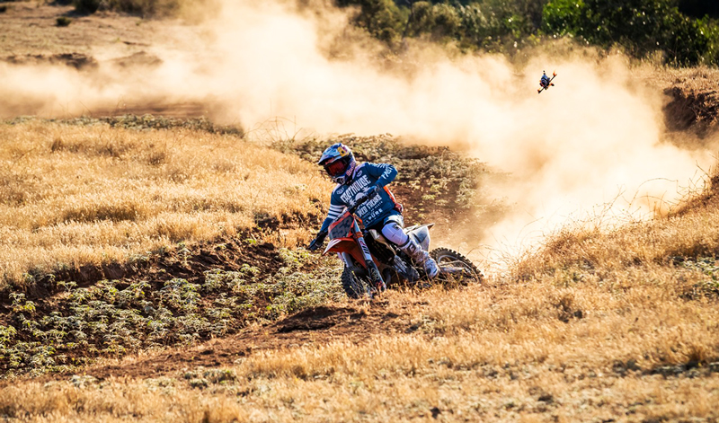Conjunto de adrenalina y tecnología