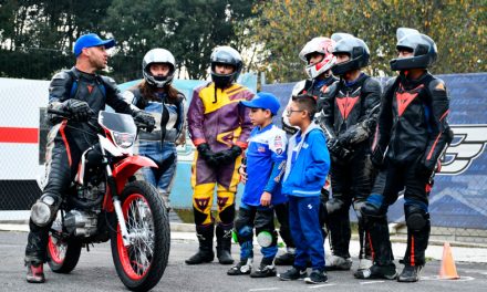 ¡Conviértete en piloto profesional!