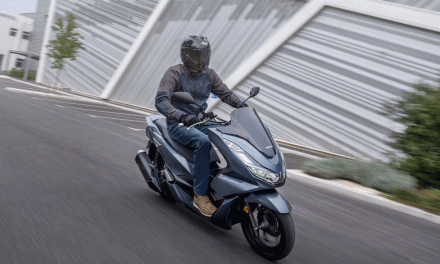 Honda PCX125 con sistema de arranque automático
