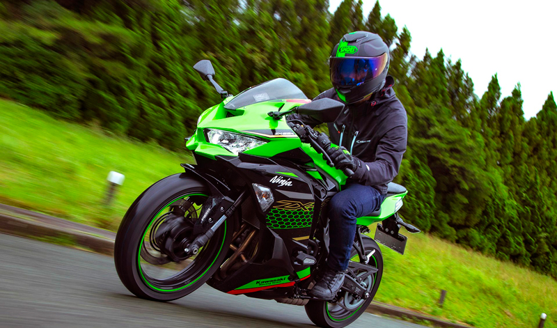 La deportiva: Ninja ZX-25R de Kawasaki