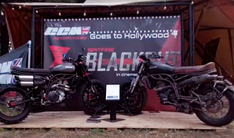 La Viuda Negra llegará rodando en una CCM Spitfire Blackout Edition