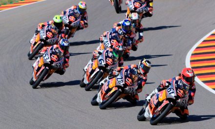 El colombiano David Alonso gana la primera carrera de MotoGP Rookies Cup