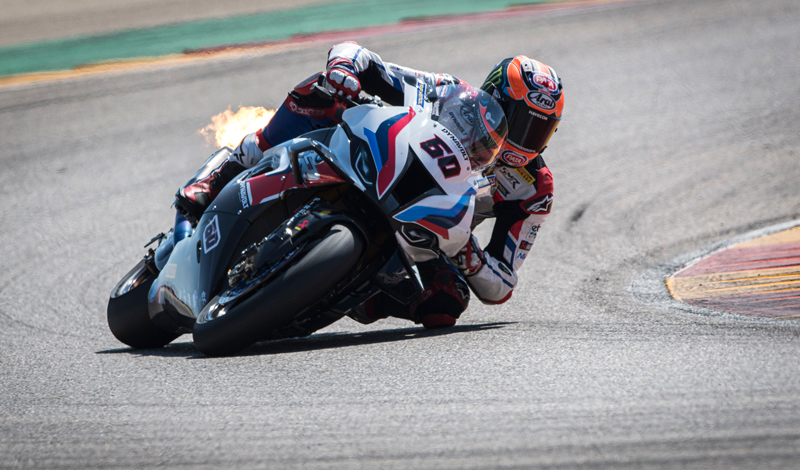 Cuatro máquinas BMW M 1000 RR en MotorLand Aragón