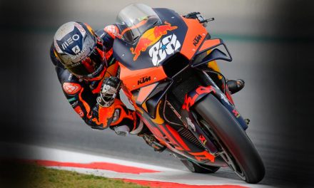 Oliveira pone a KTM en lo más alto en el GP de Cataluña
