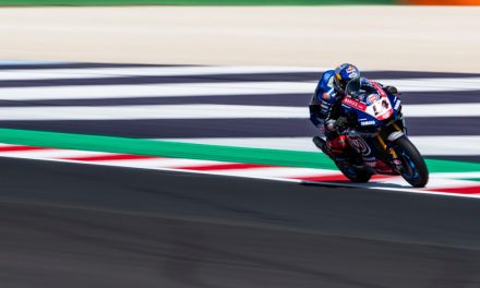 Toprak Razgatlioglu gana su primera carrera del Campeonato Mundial de Superbikes 2021