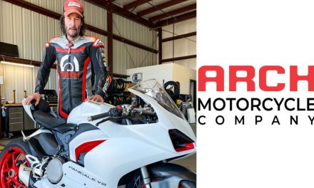 Keanu Reeves prueba la Panigale V2