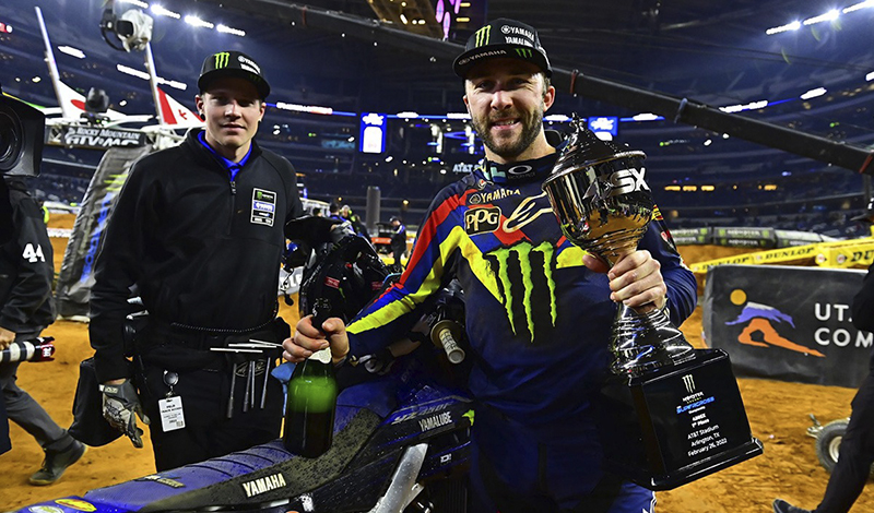 Eli Tomac se lleva la victoria en Arlington