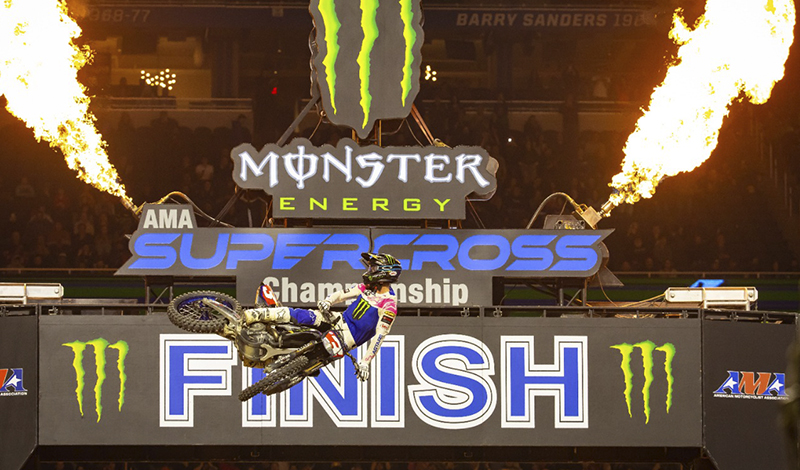 Eli Tomac gana el AMA Supercross en Detroit