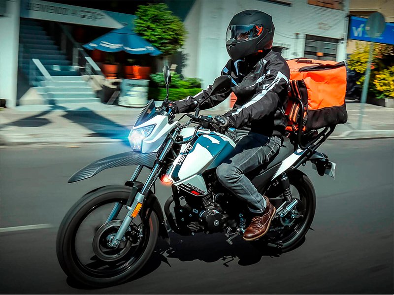 Vento Motorcycles te da los mejores consejos para repartir en moto