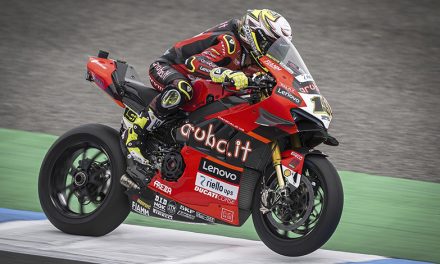 Jonathan Rea se apodera del circuito de Estoril en el Campeonato Mundial de Superbikes