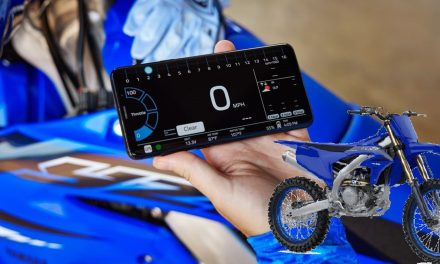La Yamaha YZ450F 2023 se ajusta desde el móvil