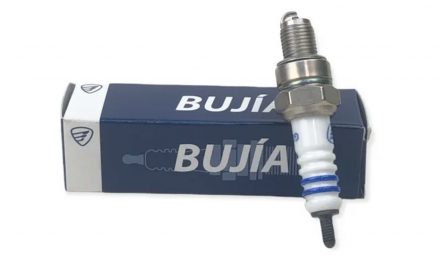 ¿Sabes cómo funcionan las bujías en tu motocicleta?