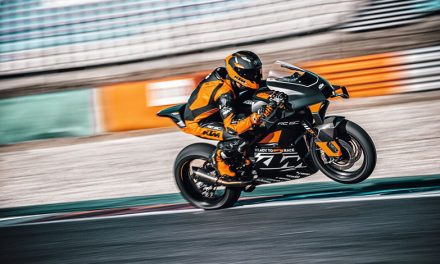 Conoce la KTM RC 8C 2023 de pista