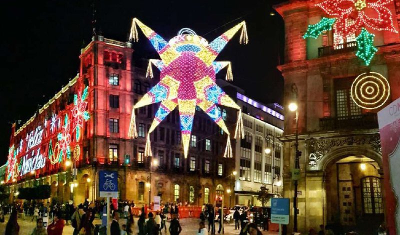 Disfruta de esta temporada navideña y rueda por la Ciudad de México