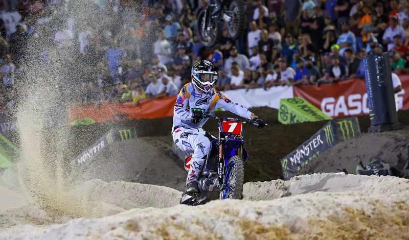 Eli Tomac gana el Supercross de Daytona por séptima vez, logrando un nuevo récord