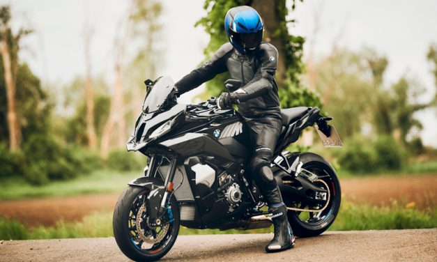 BMW presenta la enigmática 1000 XR en la Isla de Man