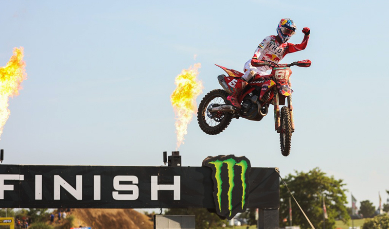 Jorge Prado reina en el MXGP de Alemania y reafirma su liderato