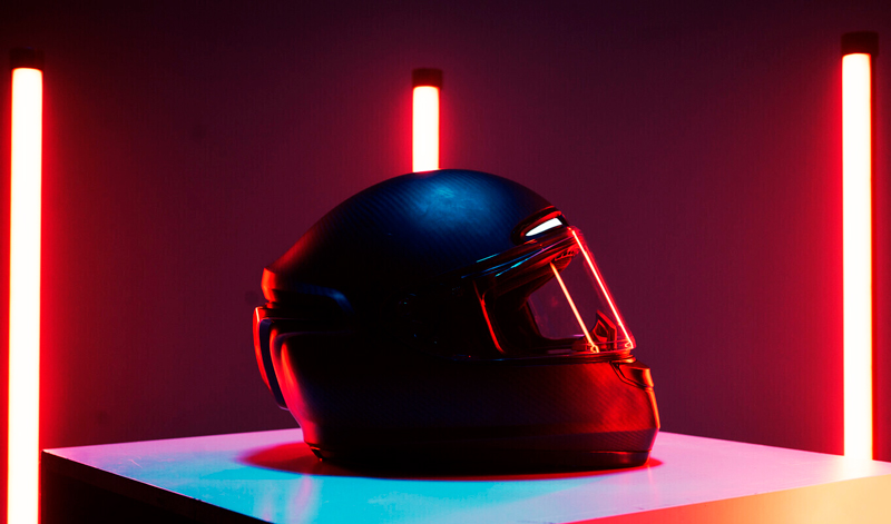 Casco inteligente que se conecta al tráfico en tiempo real