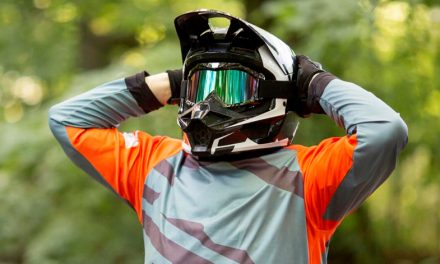 Estos son los ejercicios de estiramiento que debes hacer antes salir a rodar