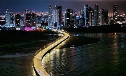 Acelera a fondo y rueda por cuatro rutas inolvidables de Panamá