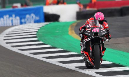 Aleix Espargaró gana su segunda carrera de MotoGP en el circuito de Gran Bretaña