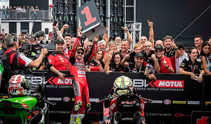 Álvaro Bautista continúa siendo un líder sólido